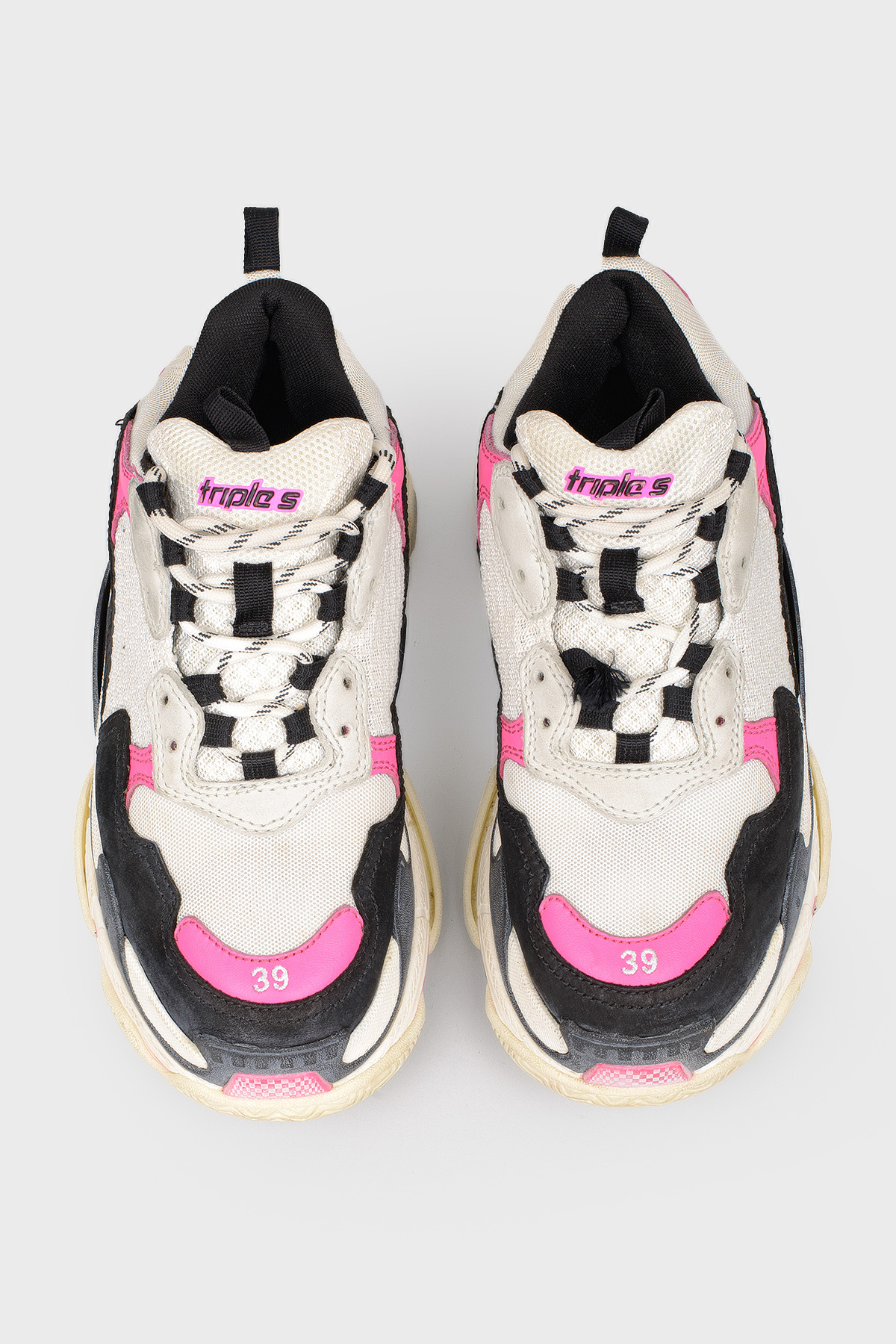 Кроссовки Balenciaga Triple-s с черными и розовыми вставками, Комбинированный
Кроссовки Balenciaga Triple-s с черными и розовыми вставками, Комбинированный