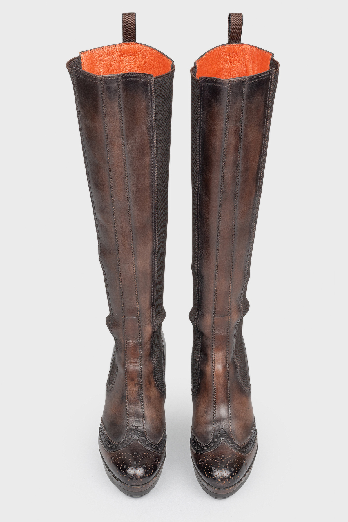 Кожаные коричневые сапоги на каблуке с острым носком Santoni, Коричневый
Кожаные коричневые сапоги на каблуке с острым носком Santoni, Коричневый