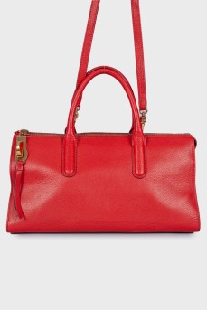 Красная сумка из фактурной кожи