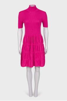 Яскраво-рожева трикотажна сукня