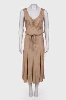 Світло-коричнева сукня міді