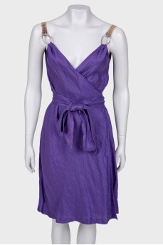 Фіолетова сукня на запах