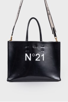 Кожаная сумка с логотипом бренда