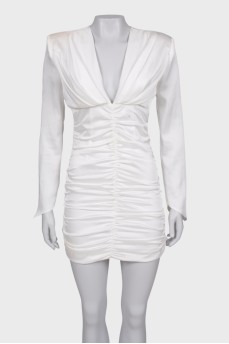 Біла сукня з драпіруванням