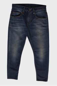 Чоловічі джинси вінтажного блакитного кольору.