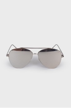 Солнцезащитные серебристые очки