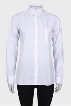 Белая блуза с нагрудным карманом