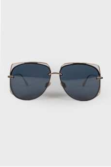 Солнцезащитные очки с темно-синими линзами