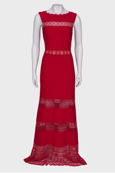 Червона сукня довжини максі