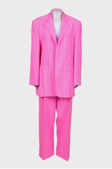 Класичний костюм рожевого кольору