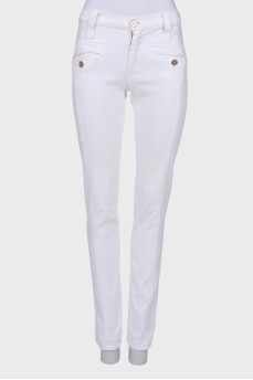 Белые джинсы прямого кроя