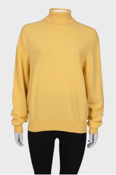 Шерстяной желтый свитер