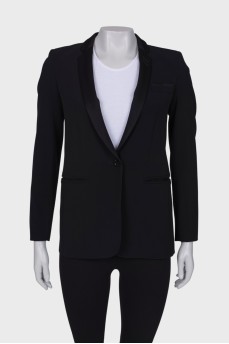 Классический пиджак черного цвета 