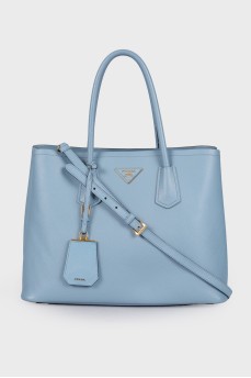 Голубая сумка с лого бренда 