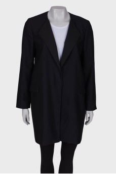 Удлиненный черный пиджак