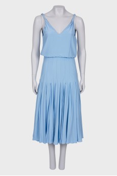 Плиссированное платье голубого цвета