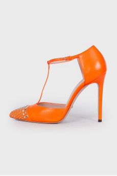 Оранжевые туфли со стразами