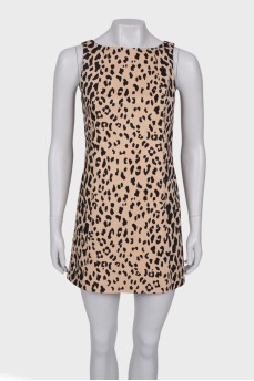 Платье с леопардовым принтом без рукавов