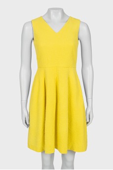 Жовта сукня з візерунком