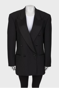 Удлиненный пиджак черного цвета