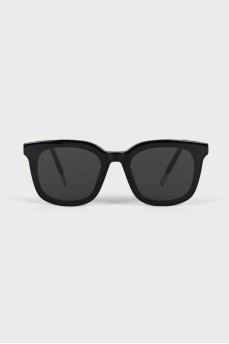 Черные солнцезащитные очки с удлиненными дужками 
