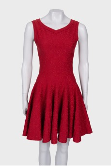 Червона сукня приталеного крою