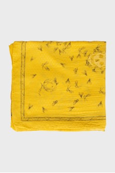Желтый платок в принт 