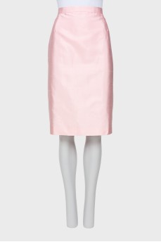Светло-розовая юбка прямого кроя 