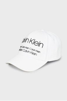 Біла кепка з логотипом бренду