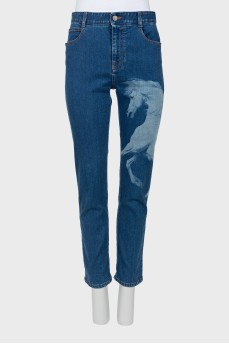 Сині джинси з принтом