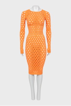 Оранжевое платье с перфорацией и биркой