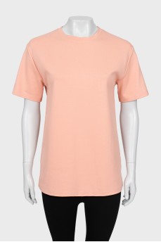 Розовая футболка прямого кроя