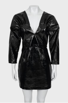 Чорна сукня-міні з V-подібним вирізом