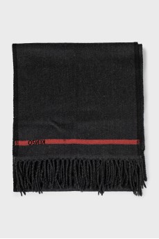 Шерстяной шарф черного цвета