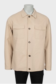 Мужская куртка бежевого цвета с карманами