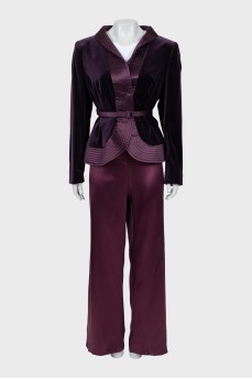 Фиолетовый костюм с брюками