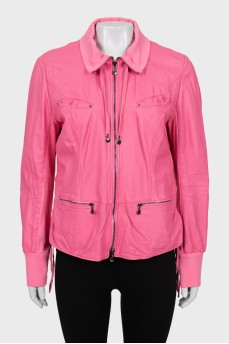 Кожаная куртка розового цвета
