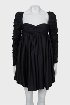 Чорна сукня міні з драпіруванням
