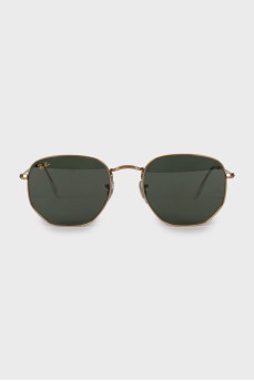 Солнцезащитные очки c зелеными линзами