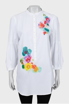 Біла сорочка декорована паєтками