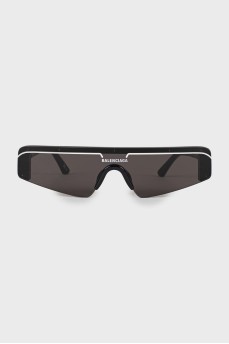 Чорні сонцезахисні окуляри browline з логотипом