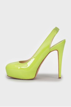 Зеленые лакированные туфли 