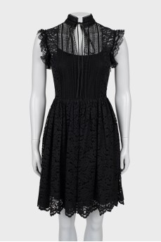 Кружевное черное платье 