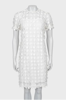 Полупрозрачное белое платье с декором 