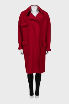 Красное пальто с накладными карманами