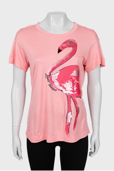 Розовая футболка декорированная пайетками
