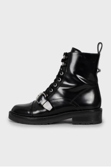Черные ботинки из кожи с серебристой фурнитурой