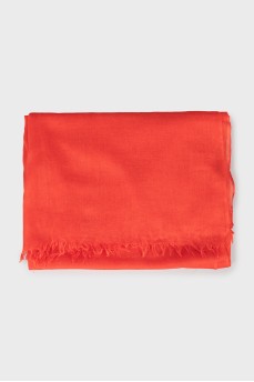 Красный шарф с бахромой