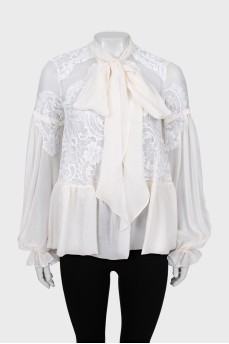 Шелковая блуза с кружевными вставками