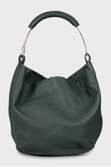 Кожаная сумка-хобо зеленого цвета